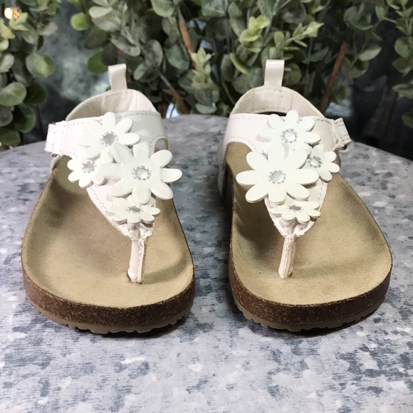 Carter’s Little Girls Size 8 White Flower Thong Style Sandals w/Backstraps ✨NEW✨ - Picture 2 of 9